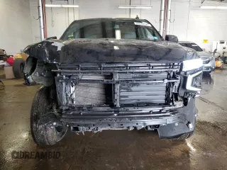 2024 Chevrolet Suburban LT z VIN 1GNSKCKD7RR107504, wystawiony jako Copart lot #45410745 z przebiegiem 31 752 mil mil oraz Szkoda całkowita • Salvage title. Historia ofert i sprzedaży dostępna na DreamBid. Obrazek 5.