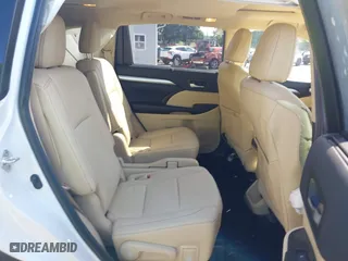 2019 Toyota Highlander SE with VIN 5TDJZRFH3KS626556, listed as a IAAI auction lot 39958875 with 75,053 mi miles. Bid and sale history available at carsss.com. Image 8.