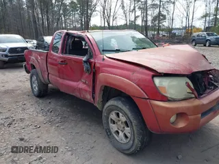 2006 Toyota Tacoma PreRunner with VIN 5TETU62N96Z154826, listed as a IAAI auction lot 41652762 with 418,565 mi miles. Bid and sale history available at carsss.com. Image 1.