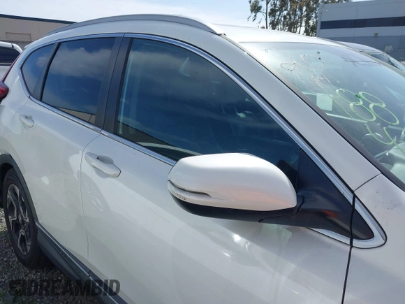 2017 Honda CR-V Touring with VIN 2HKRW1H96HH517669, listed as a IAAI auction lot 41653040 with 97,961 mi miles. Bid and sale history available at carsss.com. Image 14.