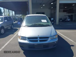 2000 Dodge Caravan SE with VIN 1B4GP44G1YB680819, listed as a IAAI auction lot 42057681 with 23,422 mi miles. Bid and sale history available at carsss.com. Image 11.