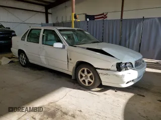2000 Volvo S70 z VIN YV1LS61J8Y2632529, wystawiony jako Copart lot #88943915 z przebiegiem 210 495 mil mil oraz Szkody całkowita. Historia ofert i sprzedaży dostępna na DreamBid. Obrazek 4.