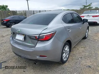 2016 Scion iA z VIN 3MYDLBZV5GY144289, wystawiony jako IAAI lot #42247688 z przebiegiem 107 958 mil mil oraz . Historia ofert i sprzedaży dostępna na DreamBid. Obrazek 4.