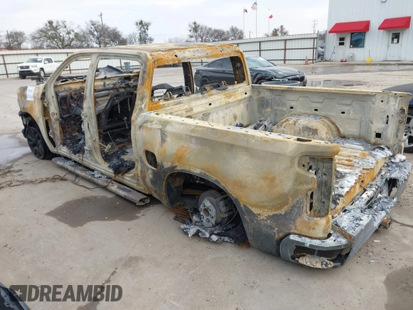 2021 Chevrolet Silverado 1500 LT with VIN 3GCPWCED9MG110248, listed as a IAAI auction lot 41567663 with 141,598 mi miles and . Bid and sale history available at DreamBid. Image 3.