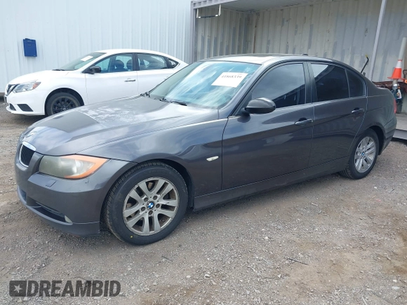 2007 BMW 3 Series 328xi with VIN WBAVC93547K033541, listed as a IAAI auction lot 41868339 with 190,503 mi miles. Bid and sale history available at carsss.com. Image 2.