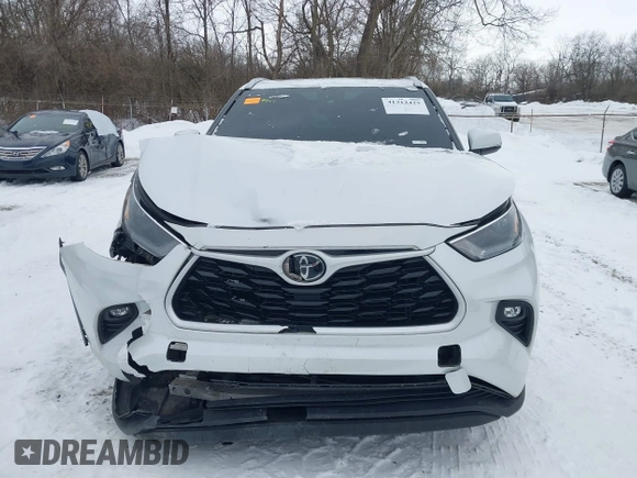 2024 Toyota Highlander LE with VIN 5TDKDRAH8RS537537, listed as a IAAI auction lot 41312425 with 194,008 mi miles and . Bid and sale history available at DreamBid. Image 12.