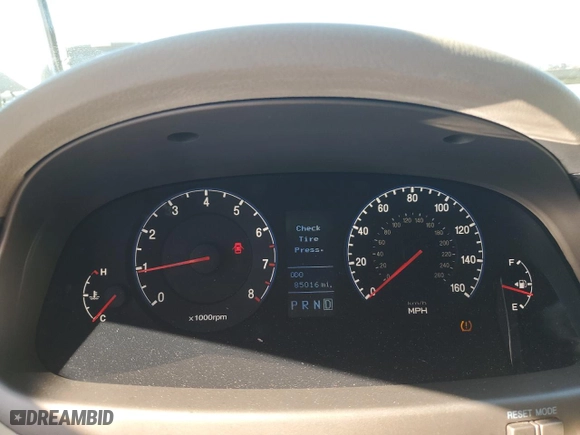 2011 Hyundai Azera GLS with VIN KMHFC4DD9BA536329, listed as a Copart auction lot 48240355 with 85,016 mi miles and Salvage Title. Bid and sale history available at carsss.com. Image 9.