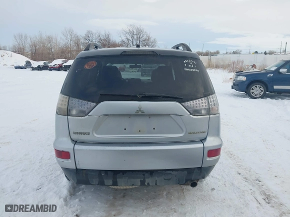 2013 Mitsubishi Outlander SE with VIN JA4JT3AW6DU020908, listed as a IAAI auction lot 41266111 with 193,967 mi miles. Bid and sale history available at carsss.com. Image 16.