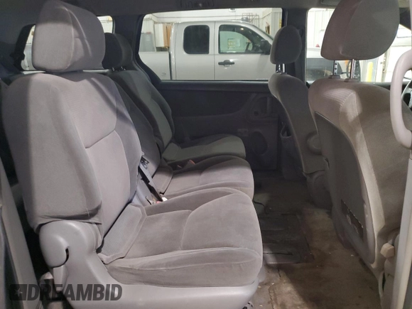2004 Toyota Sienna CE with VIN 5TDZA23C24S186245, listed as a Copart auction lot 51215855 with 346,912 mi miles and Clean Title. Bid and sale history available at carsss.com. Image 11.