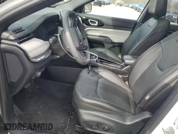 2023 Jeep Compass Limited с VIN 3C4NJDCN0PT561331, выставлен на аукционе Copart как лот 53398885 с пробегом 11 906 миль миль и Списание • Salvage title. История ставок и продаж доступна на DreamBid. Изображение 7.