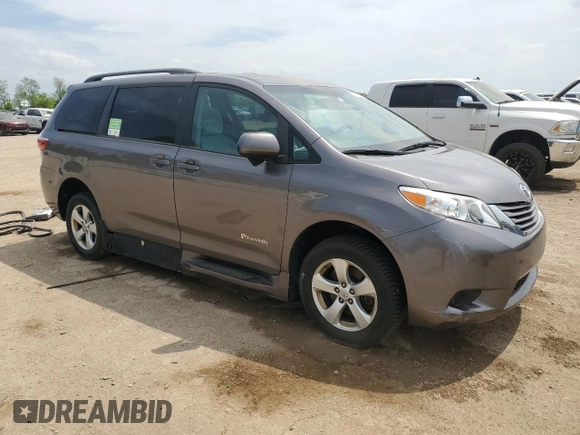 2016 Toyota Sienna LE AAS с VIN 5TDKK3DC7GS763990, выставлен на аукционе Copart как лот 57080655 с пробегом 74 036 миль миль и Списание • Salvage title. История ставок и продаж доступна на DreamBid. Изображение 4.