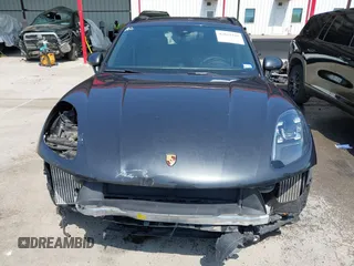 2018 Porsche Macan GTS z VIN WP1AG2A54JLB62881, wystawiony jako IAAI lot #42027419 z przebiegiem 91 876 mil mil oraz . Historia ofert i sprzedaży dostępna na DreamBid. Obrazek 13.