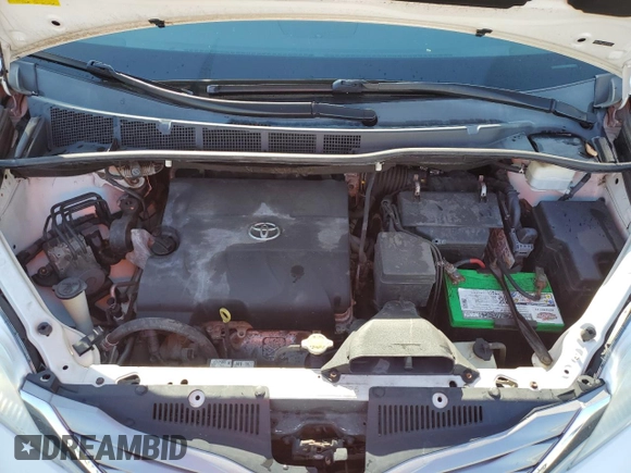 2015 Toyota Sienna XLE with VIN 5TDYK3DC0FS679812, listed as a Copart auction lot 61600775 with 118,483 mi miles and Salvage title. Bid and sale history available at DreamBid. Image 12.