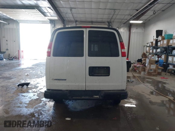 2020 Chevrolet Express Cargo Van with VIN 1GCWGAFGXL1252823, listed as a IAAI auction lot 41536004 with 1 mi miles. Bid and sale history available at carsss.com. Image 17.