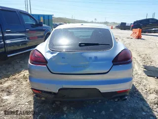 2014 Porsche Panamera S E-Hybrid with VIN WP0AD2A75EL044663, listed as a IAAI auction lot 41818381 with 44,194 mi miles. Bid and sale history available at carsss.com. Image 16.