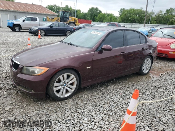 2007 BMW 3 Series 328i z VIN WBAVA33547KX76185, wystawiony jako Copart lot #57923175 z przebiegiem 177 710 mil mil oraz Czysty tytuł • Clean title. Historia ofert i sprzedaży dostępna na DreamBid. Obrazek 1.