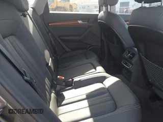2023 Audi Q5 S line Premium Plus z VIN WA1EAAFY5P2133268, wystawiony jako IAAI lot #42043262 z przebiegiem 21 664 mil mil oraz . Historia ofert i sprzedaży dostępna na DreamBid. Obrazek 8.