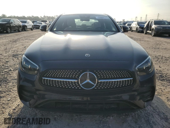 2021 Mercedes-Benz E 350 z VIN W1KZF8DB0MA960781, wystawiony jako Copart lot #55666175 z przebiegiem Nie podano mil oraz Nie do naprawy • Non repairable. Historia ofert i sprzedaży dostępna na DreamBid. Obrazek 5.