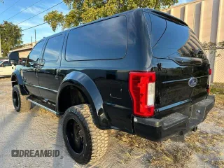 2004 Ford Excursion Eddie Bauer with VIN 1FMSU45P14EA06923, listed as a Copart auction lot 52830855 with 186,217 mi miles and Clean Title. Bid and sale history available at DreamBid. Image 2.