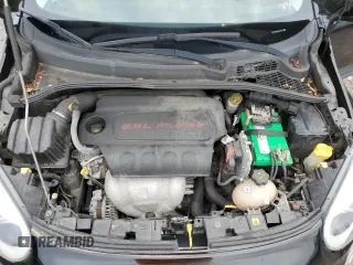 2016 FIAT 500X Easy z VIN ZFBCFXBT6GP401259, wystawiony jako Copart lot #58489905 z przebiegiem 109 408 mil mil oraz Szkody całkowita. Historia ofert i sprzedaży dostępna na DreamBid. Obrazek 11.