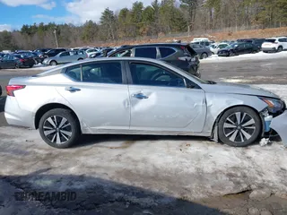 2022 Nissan Altima 2.5 SV with VIN 1N4BL4DV0NN323784, listed as a IAAI auction lot 41632316 with 83,848 mi miles. Bid and sale history available at carsss.com. Image 14.