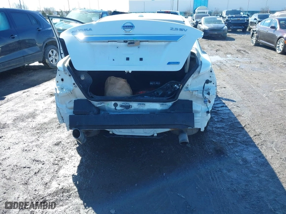 2014 Nissan Altima 2.5 SV with VIN 1N4AL3AP0EC126573, listed as a IAAI auction lot 41731224 with 132,497 mi miles. Bid and sale history available at carsss.com. Image 6.