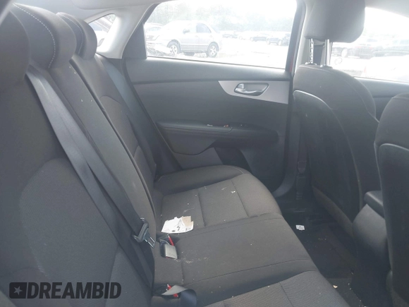 2024 Kia Forte LXS z VIN 3KPF24AD4RE746100, wystawiony jako IAAI lot #42257968 z przebiegiem 34 015 mil mil oraz . Historia ofert i sprzedaży dostępna na DreamBid. Obrazek 8.
