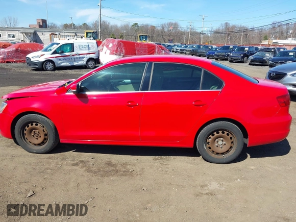 2013 Volkswagen Jetta Sedan SE with VIN 3VWDP7AJ3DM298802, listed as a IAAI auction lot 41822384 with 134,130 mi miles. Bid and sale history available at carsss.com. Image 14.