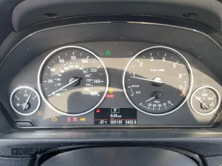 2013 BMW 3 Series 320i xDrive с VIN WBA3C3C5XDF980060, выставлен на аукционе Copart как лот 59775615 с пробегом 302 139 миль миль и Чистый • Clean title. История ставок и продаж доступна на DreamBid. Изображение 9.