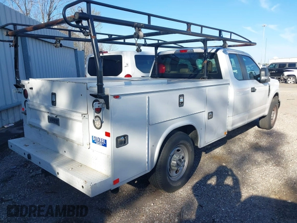 2017 Ford F-250 XL with VIN 1FD7X2A60HEE87543, listed as a IAAI auction lot 41654518 with 163,827 mi miles and . Bid and sale history available at DreamBid. Image 4.