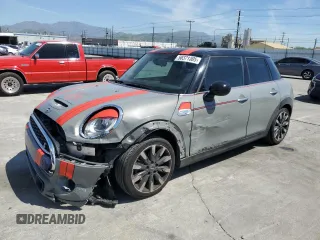 2016 MINI Hardtop 4 Door S z VIN WMWXU3C5XG2B62714, wystawiony jako Copart lot #50371305 z przebiegiem 116 840 mil mil oraz Szkoda całkowita • Salvage title. Historia ofert i sprzedaży dostępna na DreamBid. Obrazek 1.