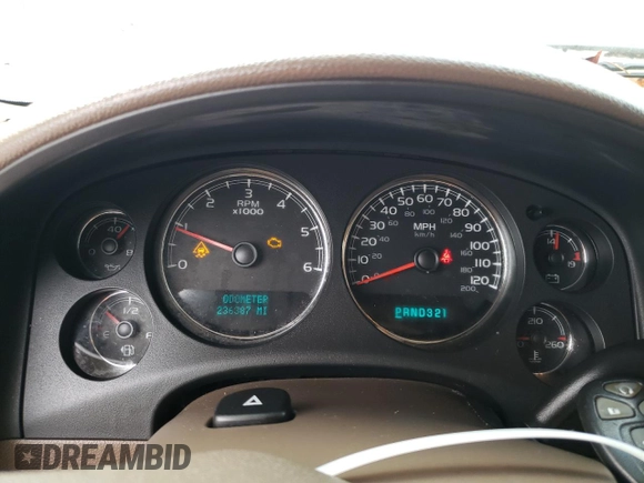 2008 GMC Yukon XL SLT w/4SB with VIN 1GKFC16028J194992, listed as a Copart auction lot 73526724 with 236,387 mi miles and Salvage Title. Bid and sale history available at carsss.com. Image 9.