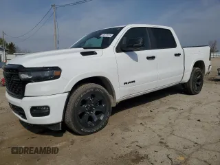 2025 Ram 1500 Big Horn z VIN 1C6SRFFP1SN528665, wystawiony jako Copart lot #53527025 z przebiegiem 885 mil mil oraz Szkoda całkowita • Salvage title. Historia ofert i sprzedaży dostępna na DreamBid. Obrazek 1.