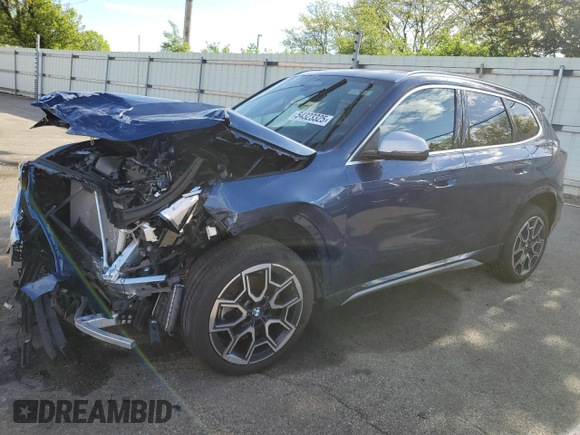 2024 BMW X1 xDrive28i z VIN WBX73EF0XR5017143, wystawiony jako Copart lot #54323325 z przebiegiem 5 411 mil mil oraz Szkoda całkowita • Salvage title. Historia ofert i sprzedaży dostępna na DreamBid. Obrazek 1.