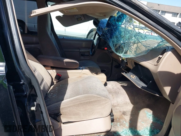 2000 Ford Explorer XLS z VIN 1FMZU62X1YZB46614, wystawiony jako IAAI lot #40636991 z przebiegiem Nie podano mil oraz . Historia ofert i sprzedaży dostępna na DreamBid. Obrazek 5.