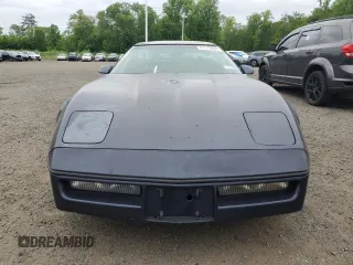 1988 Chevrolet Corvette z VIN 1G1YY218XJ5122454, wystawiony jako Copart lot #57773835 z przebiegiem 90 807 mil mil oraz Czysty tytuł • Clean title. Historia ofert i sprzedaży dostępna na DreamBid. Obrazek 5.