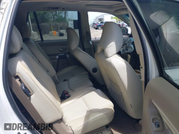 2007 Volvo XC90 I6 z VIN YV4CZ982671408873, wystawiony jako IAAI lot #42240300 z przebiegiem 248 914 mil mil oraz . Historia ofert i sprzedaży dostępna na DreamBid. Obrazek 8.