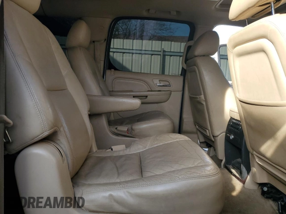 2013 Cadillac Escalade ESV Premium z VIN 1GYS4JEF6DR173775, wystawiony jako Copart lot #46567645 z przebiegiem 248 838 mil mil oraz Szkoda całkowita • Salvage title. Historia ofert i sprzedaży dostępna na DreamBid. Obrazek 11.