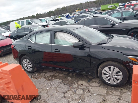 2025 Nissan Sentra S z VIN 3N1AB8BV7SY218700, wystawiony jako IAAI lot #41264762 z przebiegiem 11 055 mil mil oraz . Historia ofert i sprzedaży dostępna na DreamBid. Obrazek 13.