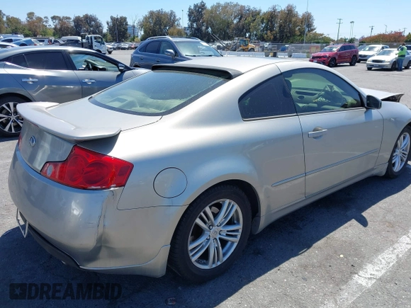 2003 Infiniti G35 w/Leather z VIN JNKCV54E13M222155, wystawiony jako IAAI lot #42324943 z przebiegiem 107 263 mil mil oraz . Historia ofert i sprzedaży dostępna na DreamBid. Obrazek 4.