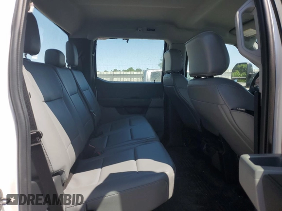 2023 Ford F-350 с VIN 1FT8W3AT7PEC84297, выставлен на аукционе Copart как лот 54800845 с пробегом 16 969 миль миль и Списание • Salvage title. История ставок и продаж доступна на DreamBid. Изображение 10.