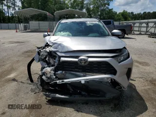 2021 Toyota RAV4 LE z VIN 2T3K1RFV1MC165880, wystawiony jako Copart lot #60464755 z przebiegiem 74 191 mil mil oraz Szkoda całkowita • Salvage title. Historia ofert i sprzedaży dostępna na DreamBid. Obrazek 5.
