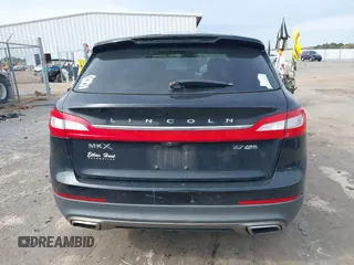 2016 Lincoln MKX Reserve z VIN 2LMTJ8LP6GBL22104, wystawiony jako IAAI lot #41879300 z przebiegiem 168 162 mil mil oraz . Historia ofert i sprzedaży dostępna na DreamBid. Obrazek 17.
