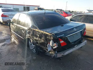 2005 Lexus LS 430 with VIN JTHBN36F855005771, listed as a IAAI auction lot 41233919 with 273,798 mi miles. Bid and sale history available at carsss.com. Image 3.