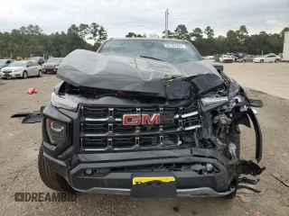 2024 GMC Canyon 4WD AT4 with VIN 1GTP6DEK3R1219220, listed as a Copart auction lot 68636524 with 401 mi miles and Salvage Title. Bid and sale history available at carsss.com. Image 5.
