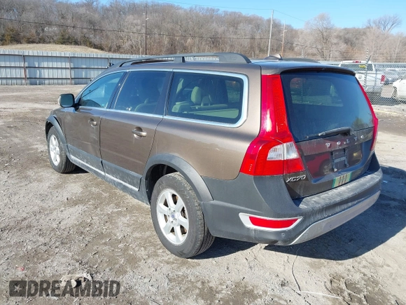 2013 Volvo XC70 3.2L with VIN YV4952BZ6D1154242, listed as a IAAI auction lot 41370020 with 190,784 mi miles and . Bid and sale history available at DreamBid. Image 3.