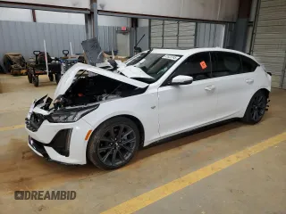 2024 Cadillac CT5 Sport z VIN 1G6DP5RK9R0108857, wystawiony jako Copart lot #41823745 z przebiegiem 19 402 mil mil oraz Szkody całkowita. Historia ofert i sprzedaży dostępna na DreamBid. Obrazek 1.