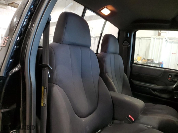 2003 GMC Sonoma SLS with VIN 1GTCS14X938267079, listed as a Copart auction lot 89083215 with 146,335 mi miles and Clean Title. Bid and sale history available at carsss.com. Image 10.