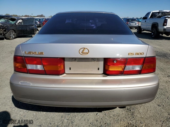 1998 Lexus ES 300 Luxury Sport Sdn with VIN JT8BF28G0W5017041, listed as a Copart auction lot 47829675 with 275,163 mi miles and Clean Title. Bid and sale history available at carsss.com. Image 6.
