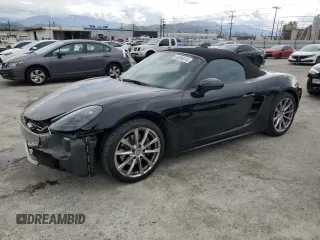 2019 Porsche 718 Boxster z VIN WP0CA2A84KS210778, wystawiony jako Copart lot #44996414 z przebiegiem 24 948 mil mil oraz . Historia ofert i sprzedaży dostępna na DreamBid. Obrazek 1.